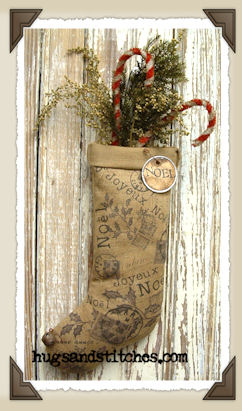 9022 - French Country Noel Sock Ornie