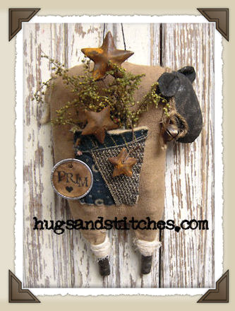 1020 - Prim Sheep w/Quilt Pocket Ornie