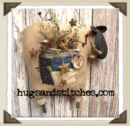 1041 - Prim Sheep w/Quilt Pocket Hanger