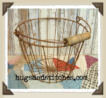 5014R - Large Rusty Wire Egg Basket